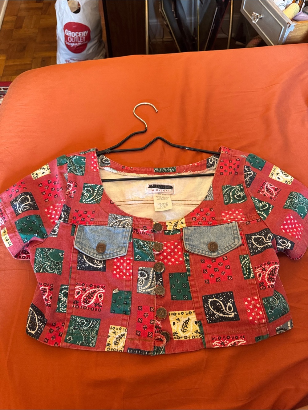 Patchwork Bandana Print Cropped Top - Red & Green - Paris Sport Club   Actif